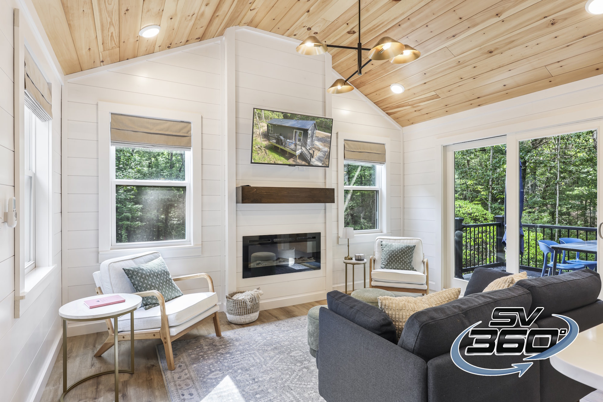Holiday-Hill-livingroom_WM